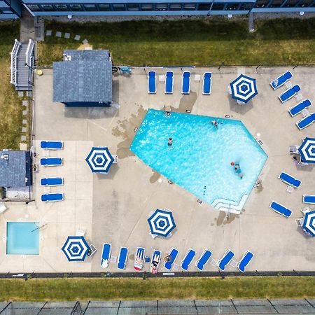Nautical Mile Resort Wells Exterior photo
