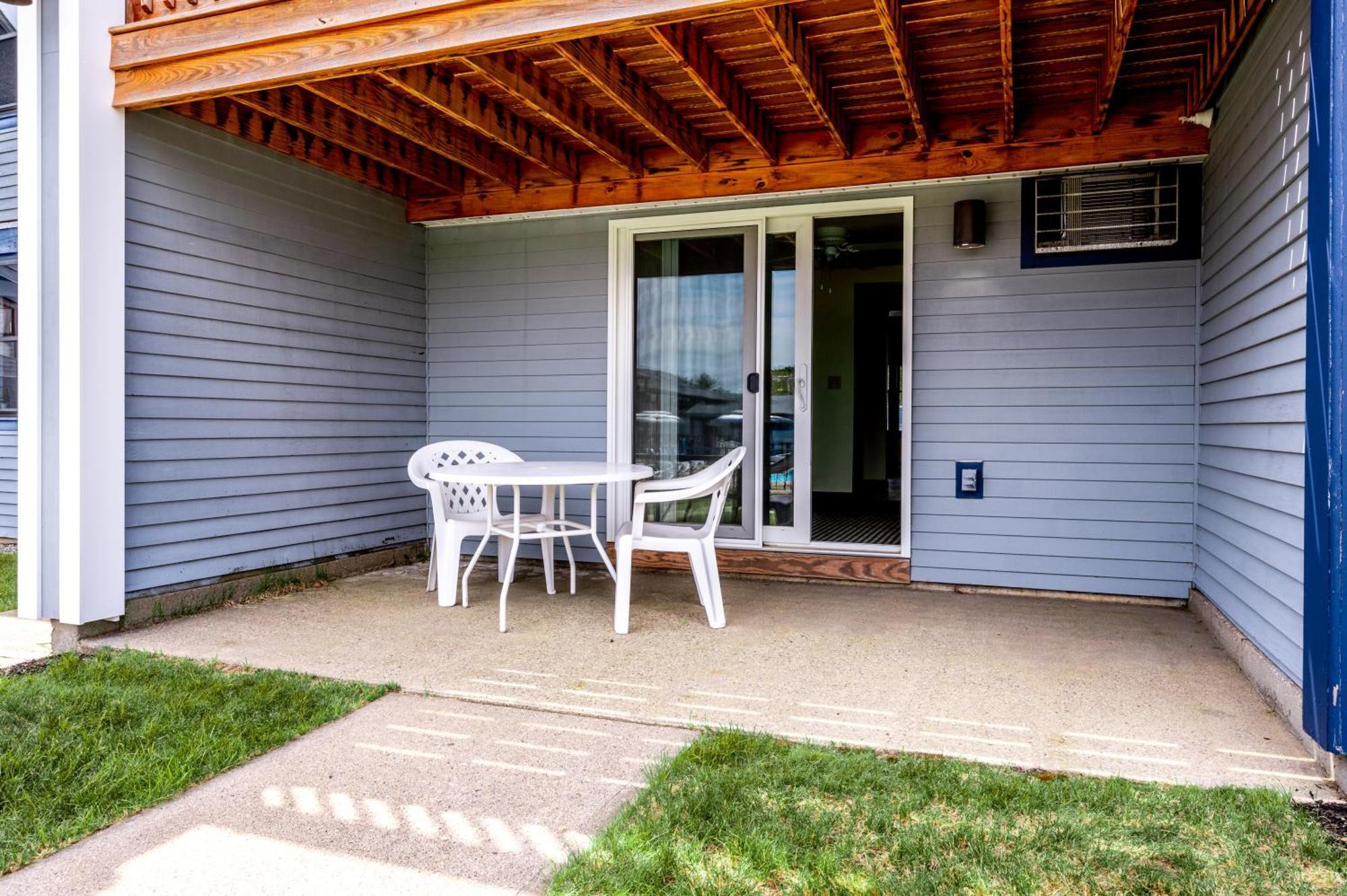 Nautical Mile Resort Wells Exterior photo