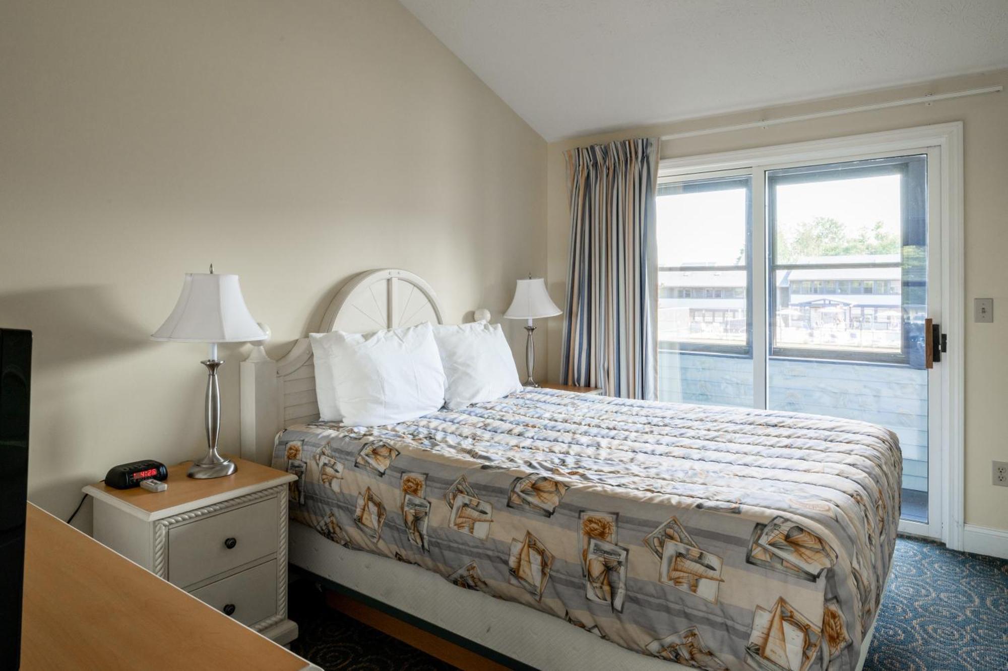 Nautical Mile Resort Wells Exterior photo