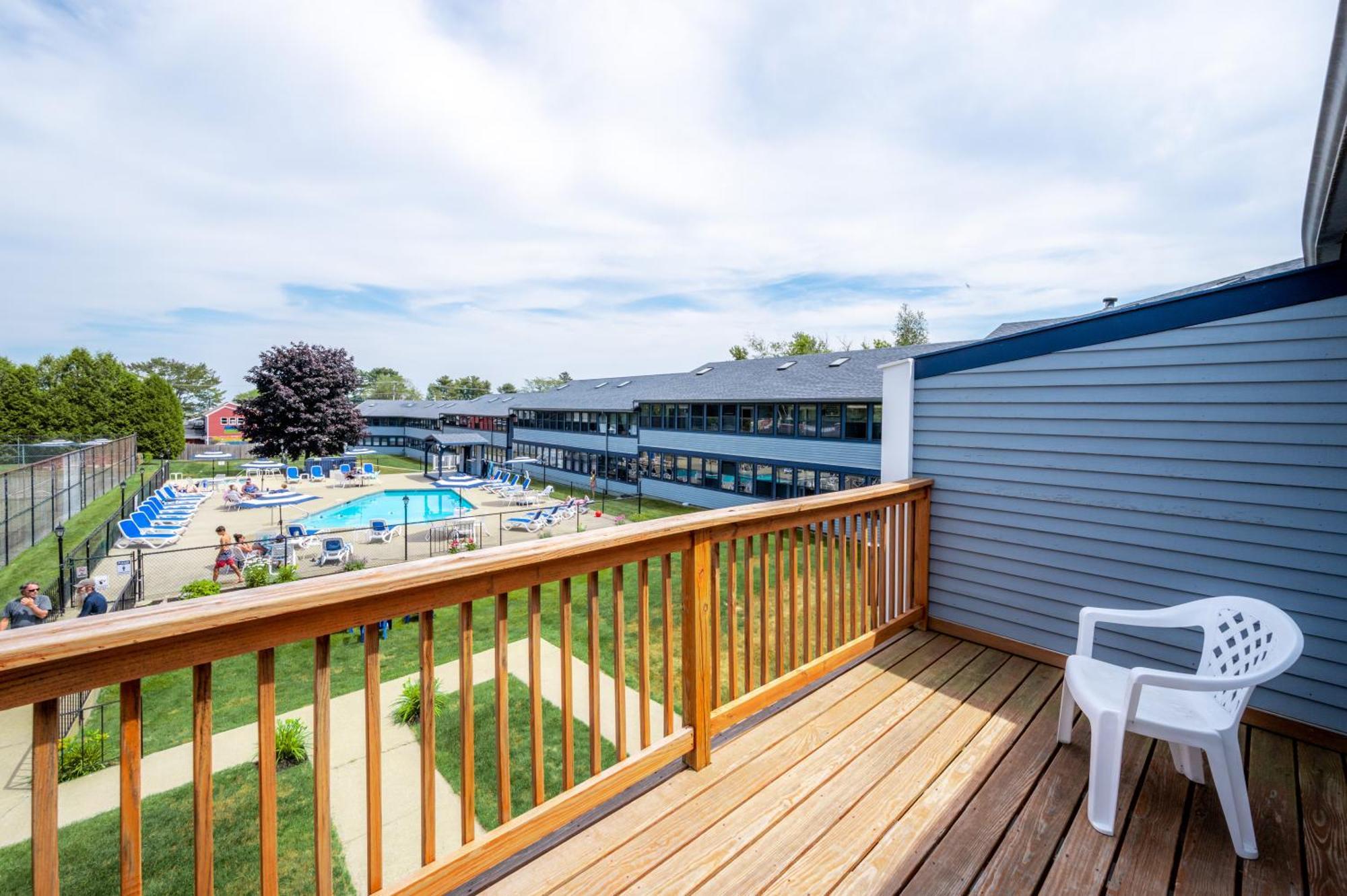 Nautical Mile Resort Wells Exterior photo
