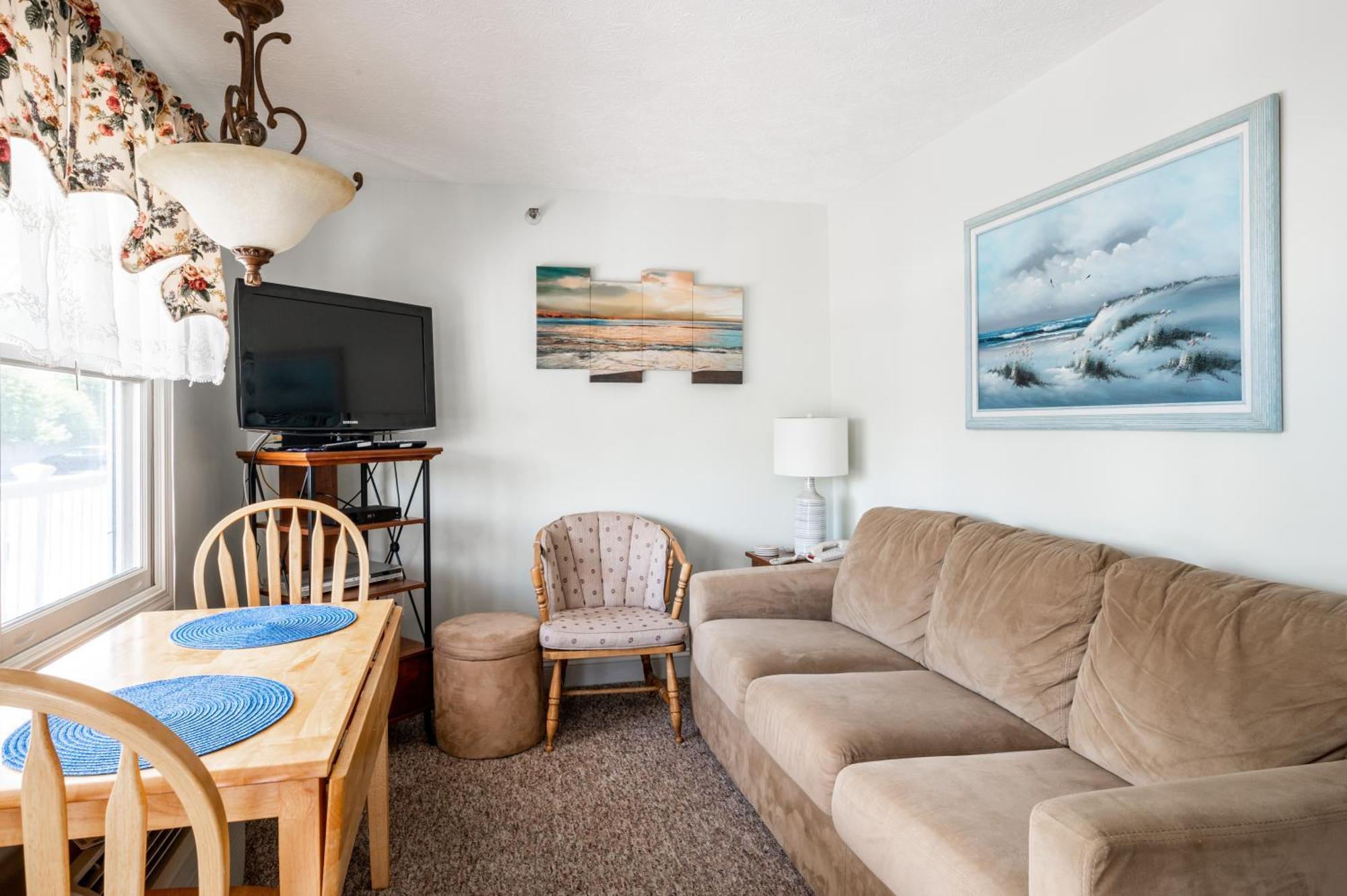 Nautical Mile Resort Wells Exterior photo
