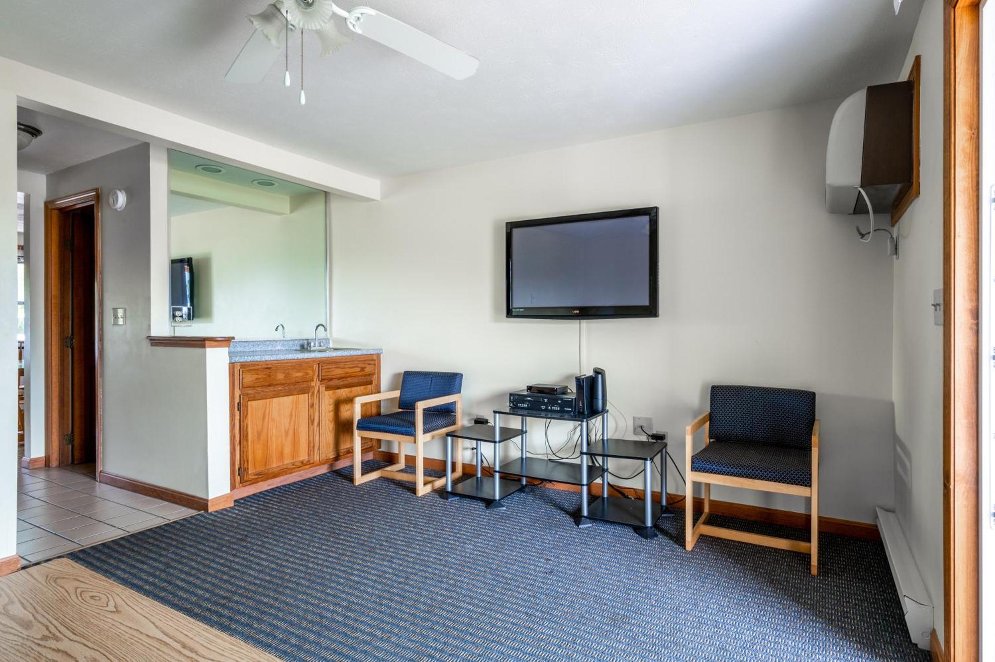 Nautical Mile Resort Wells Exterior photo