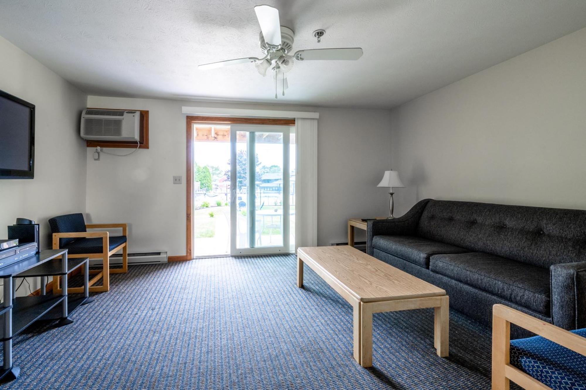 Nautical Mile Resort Wells Exterior photo